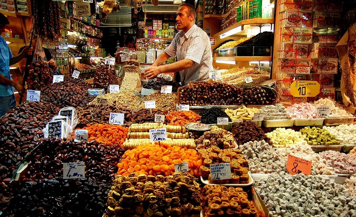 Istanbul_spice_bazaar_02