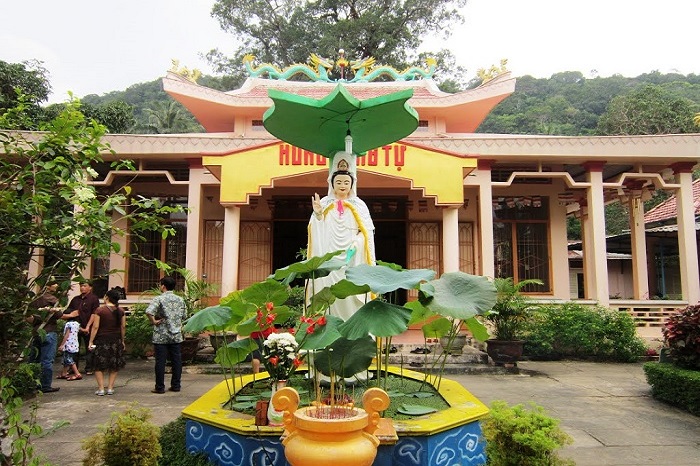 Du lịch Phú Quốc: Vãn cảnh Chùa Sư Muôn, ngôi chùa cổ linh thiêng tại Phú Quốc