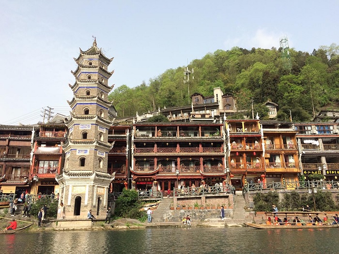 Du lịch Trung Quốc: Tháp Vạn Dân