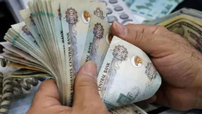 Mua sắm ở chợ Dubai phải dùng tiền mặt để thanh toán