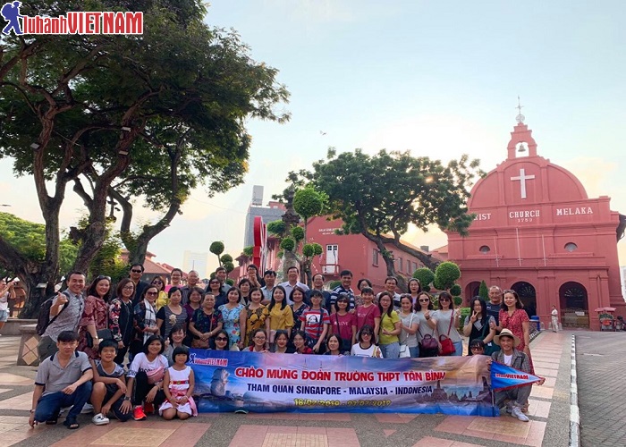 Đoàn du khách đến tham quan Malacca 