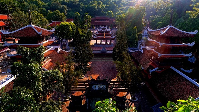 Viếng thăm chùa Hương