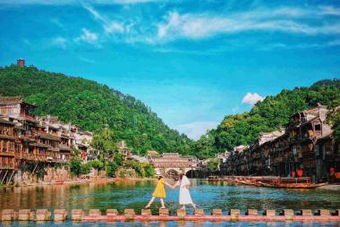 Tour Trung Quốc: Hà Nội - Trường Sa - Trương Gia Giới - Phượng Hoàng Cổ Trấn - Thiên Môn Sơn - Hồ Bảo Phong 5N5Đ Bay QW