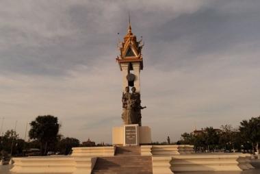Tượng đài hữu nghị Việt Nam - Campuchia