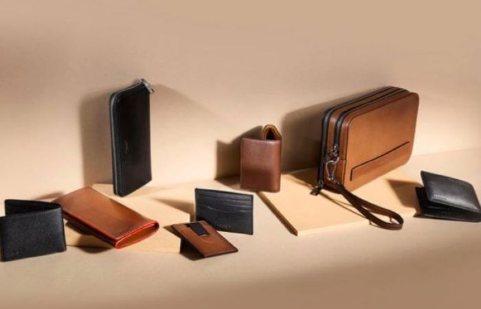 Ví da là lựa chọn lý tưởng nếu bạn muốn mua quà trong tour Malaysia