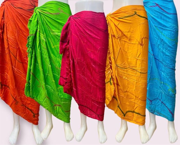 Nhiều du khách chọn sarong để làm quà sau chuyến du ngoạn đất nước Indonesia 