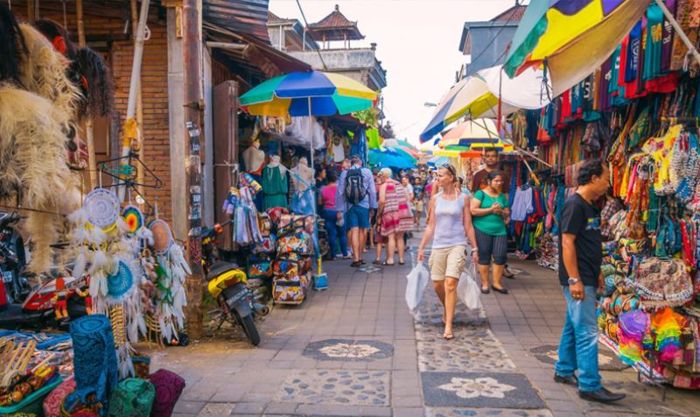 Thương lượng giá là điều bạn nên làm khi mua sắm ở chợ Indonesia 