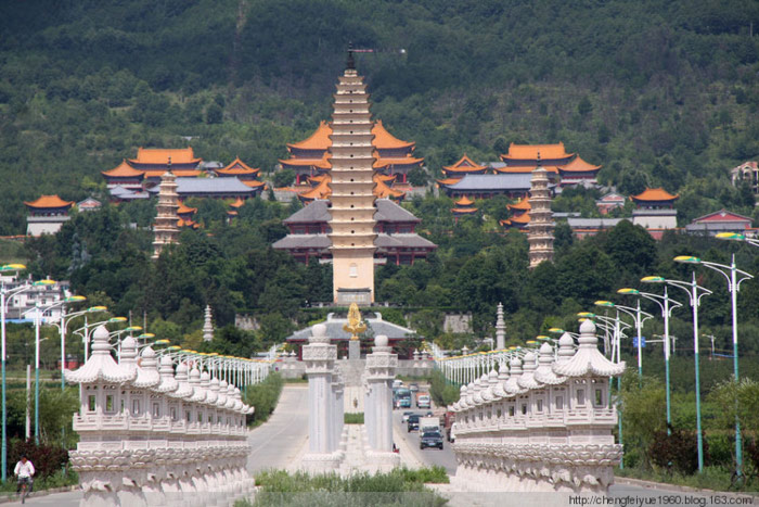 Sùng Thánh Tự uy nghi tráng lệ