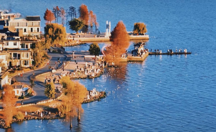 Hồ Nhị Hải  không khí thoáng mát dễ chịu