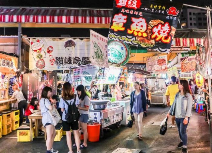 Mua sắm ở chợ đêm Cao Hùng là trải nghiệm rất thú vị (Nguồn: Mia.vn)