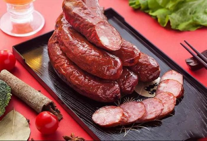 Xúc xích đỏ là món ăn đặc trưng của ẩm thực Cáp Nhĩ Tân 