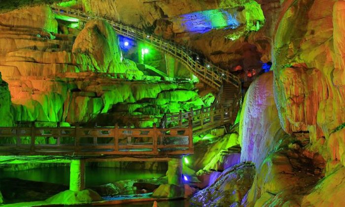 Cửu Tương là hang động đá vôi hoành tráng nhất ở Côn Minh