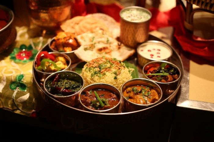 Thali không chỉ là món ăn nổi tiếng ở Delhi mà còn là đặc sản nức tiếng Ấn Độ 
