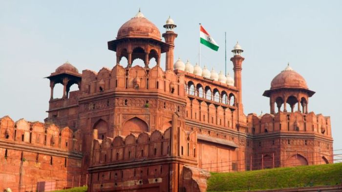 Tiết trời ở Delhi khá nóng khi đến đây du lịch