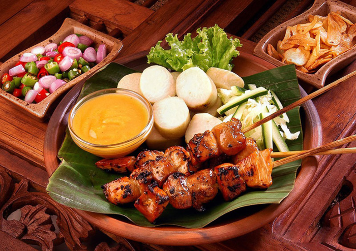 Satay (Thịt xiên nướng)