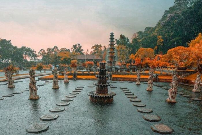 Check in vẻ đẹp độc đáo của cung điện Tirta Gangga