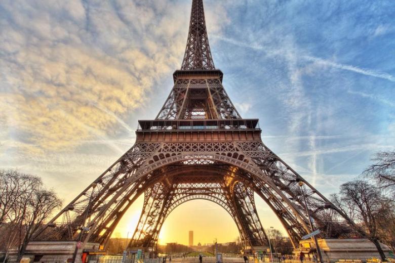 Tháp Eiffel Tower