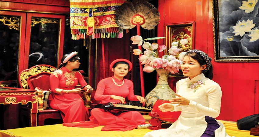 Ca Huế trên sông Hương