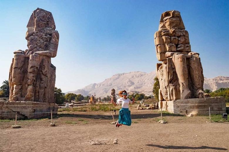 Những bức tượng đá khổng lồ của Memnon