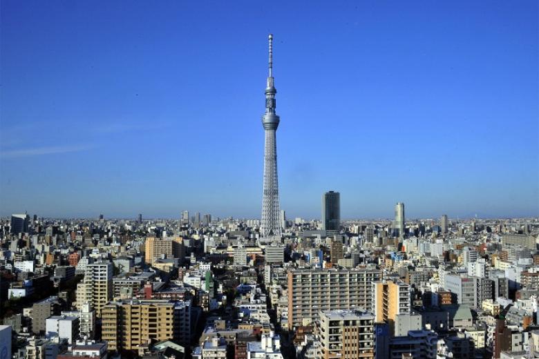 Ngắm tháp truyền hình Tokyo Skytree từ dòng sông Sumida