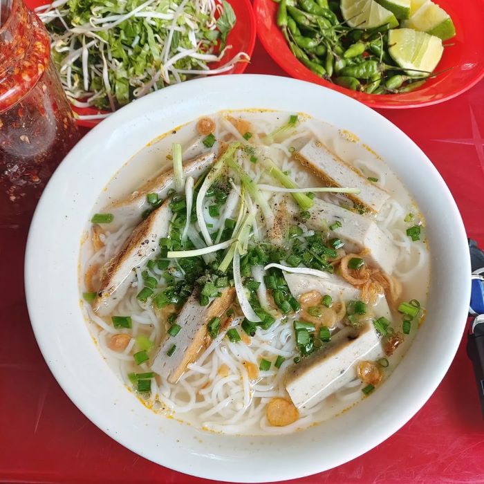 Bún chả cá trong tour Nha Trang siêu rẻ và chất lượng