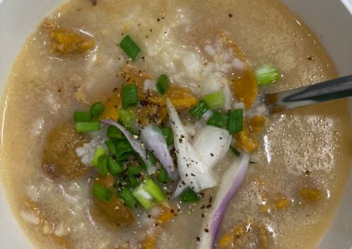 Cháo nhum thơm ngon bạn có thể thưởng thức khi đi tour đảo Bé