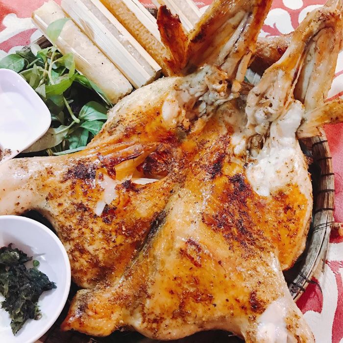 Món gà nướng cơm lam nóng hấp dẫn thơm ngon