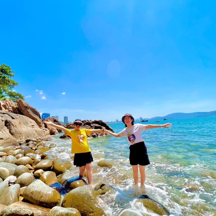 Những bộ trang phục phù hợp để trải nghiệm tour Ghềnh Ráng Tiên Sa