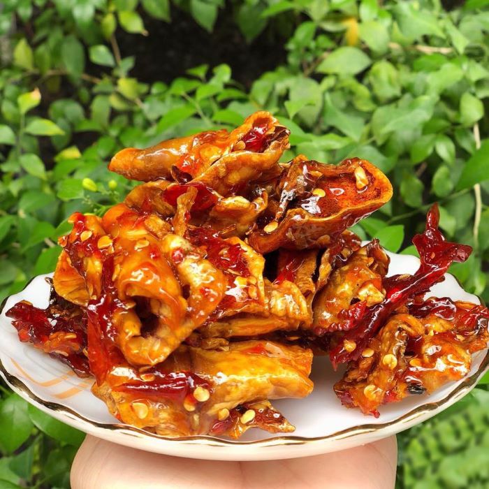 Mực ngào làm món quà mang về khi đi tour Tháp Đôi