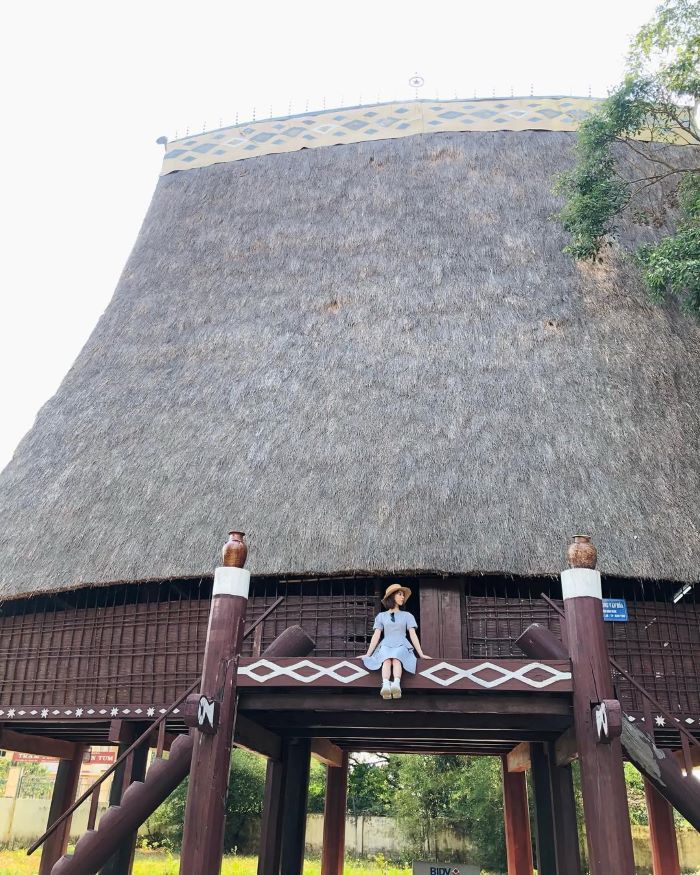Khám phá nhà Rông độc đáo trong tour Kon Tum