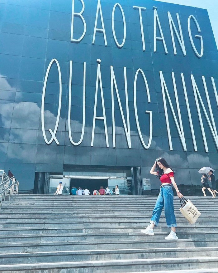 Tour Hạ Long - tham quan bảo tàng Quảng Ninh