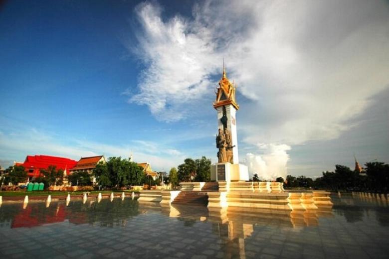 Tượng đài hữu nghị Campuchia – Việt Nam