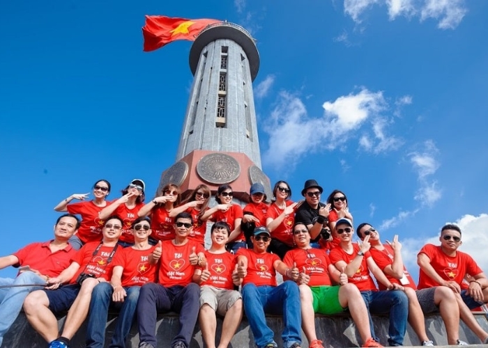 Khi lựa chọn tour Cột cờ Lũng Cú bạn nên ưu tiên những công ty du lịch uy tín