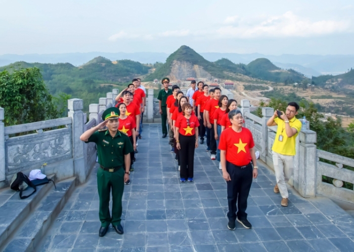 Du khách có thể ghé thăm Đồn Biên phòng Lũng Cú khi đến đi du lịch Cột cờ Lũng Cú