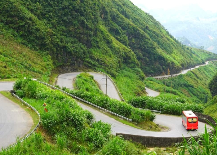 Đèo Mã Pì Lèng có nhiều điểm dừng chân đẹp bạn có thể dừng lại tham quan