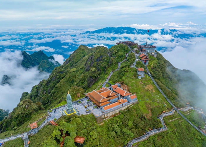 Fansipan mỗi mùa đều có một vẻ đẹp riêng cho du khách chiêm ngưỡng