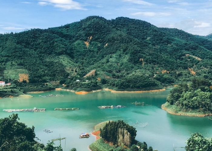 Thung Nai là một trong những điểm đến ấn tượng khi du lịch Hòa Bình Thung Nai là một trong những điểm đến ấn tượng khi du lịch Hòa Bình