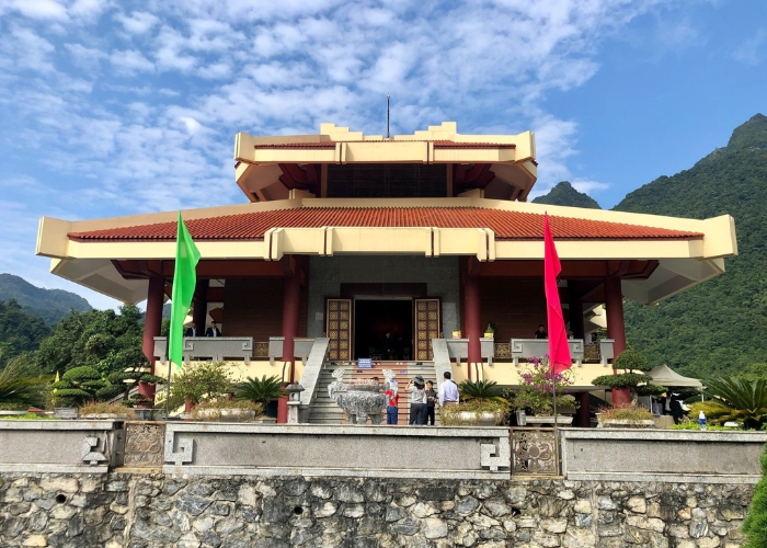 Đền thờ Chủ tịch Hồ Chí Minh không gian linh thiêng giữa núi rừng