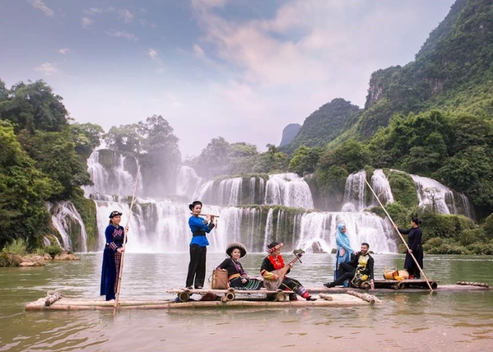 Đi tour thác Bản Giốc còn kết hợp khám phá nhiều điểm đến hấp dẫn khác