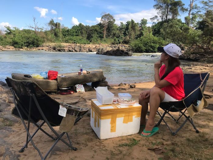 Nghỉ ngơi khi đi Vườn quốc gia Yok Đôn trong tour Đăk Nông