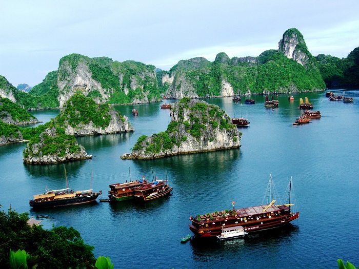 Du thuyền ngủ đêm là cơn sốt nghỉ dưỡng mới của người Việt