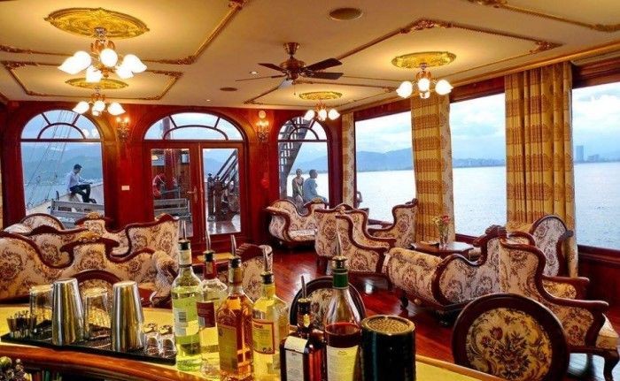 Không gian du thuyền được thiết kế sang trọng - du thuyền Emperor Cruises Nha Trang