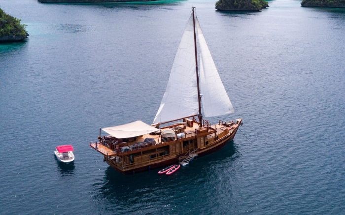 Du thuyền Sequoia chính thức hoạt động năm 2017 lấy cảm hứng từ thuyền gỗ Phinisi 