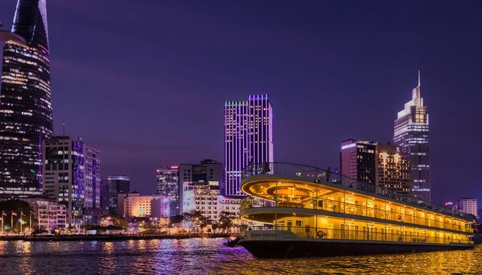 Ngắm cảnh sông buổi đêm cho du khách cảm giác thư giãn, sảng khoái  -  du thuyền Sài Gòn Princess