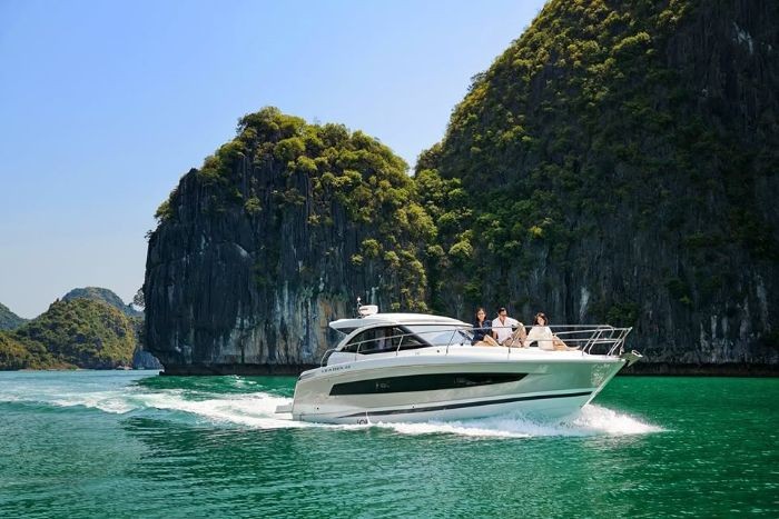 Sport yacht chỉ những chiếc thuyền thể thao, thiết kế khá đẹp và thời trang