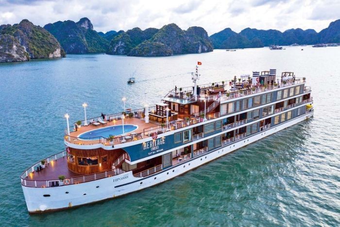 Giá tour thăm quan vịnh Hạ Long 3 ngày 2 đêm từ 2.900.000 đến 5.500.000 đồng 