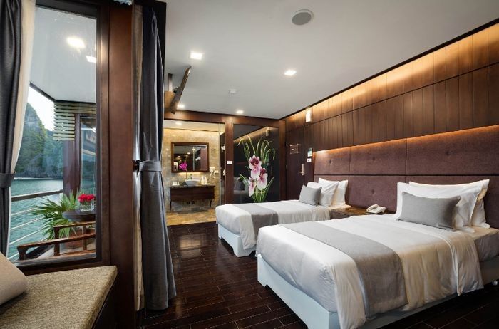 Gồm 4 phòng hạng Family Suite Cabin With Balcony tại Orchid - Du thuyền Orchid