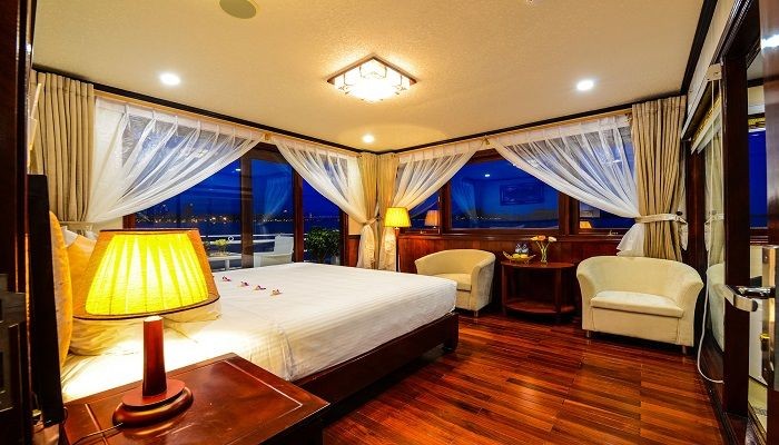 Phòng Suite Balcony tại Halong Silversea - du thuyền Halong Silversea
