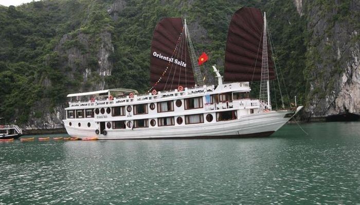 Oriental Sails là du thuyền nổi tiếng tại Hạ Long - Du thuyền Oriental Sails