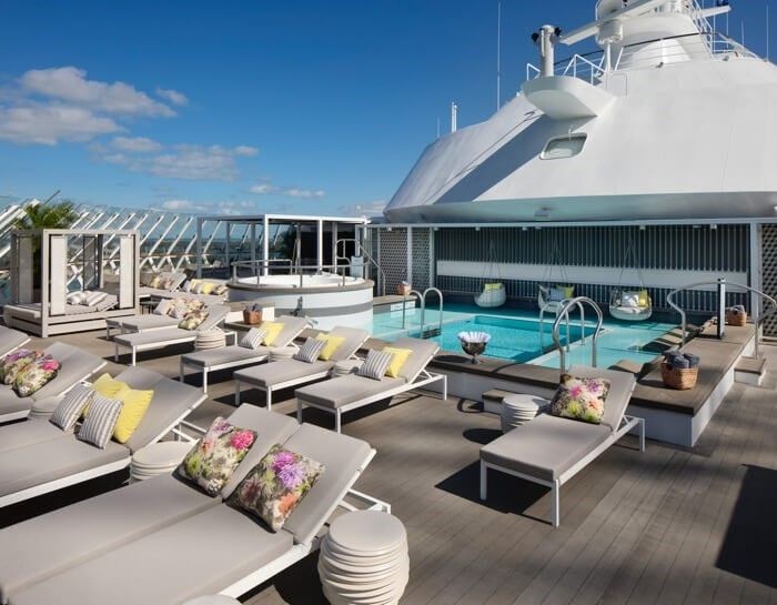 Sunset Bar với tầm nhìn ngoạn mục ra đại dương - Du thuyền Celebrity Infinity